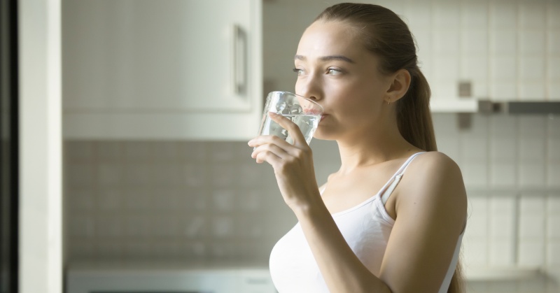 Woman Drinks Nothing But Water For A Month And This Is What Happens