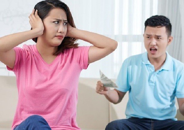 Chồng đi làm xa, vợ ở nhà chơi lô đề tài xỉu trên mạng đến nỗi phải bán nhà để trả nợ