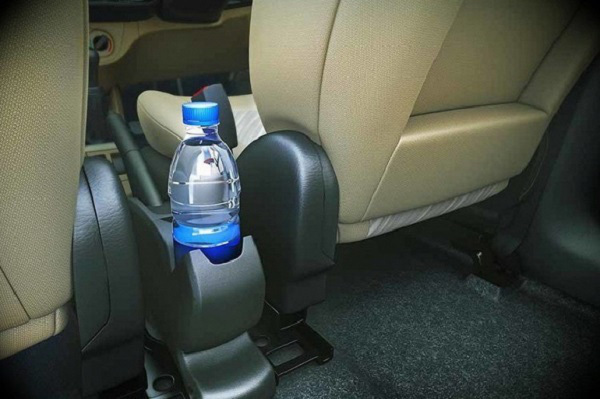 Trời nóng 40 độ, để chai nước lọc trong xe ô tô có thể gây nguy hiểm cho tài xế vì lý do không tưởng: Tài xế tuyệt đối tránh
