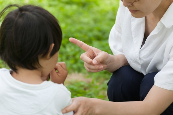 4 hành vi cực xấu ở trẻ cha mẹ cần uốn nắn ngay kẻo ảnh hưởng tới cả đời con