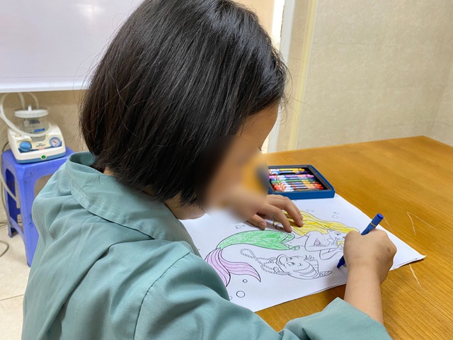 Tắm xong, bé gái 8 tuổi ở Phú Thọ bất ngờ bị đ. ô. t. q. u. ỵ