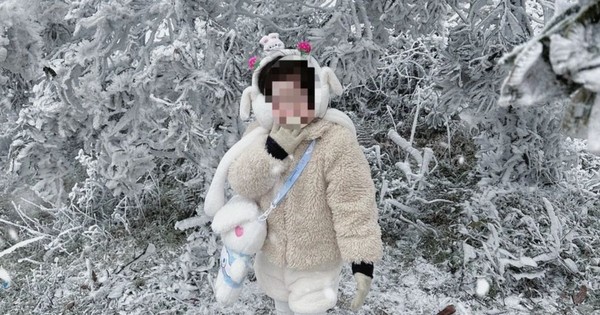 Tranh cãi chuyện nhà trường cho trẻ nghỉ học ở nhà vì lạnh, phụ huynh lại dẫn con đi ‘săn’ tuyết