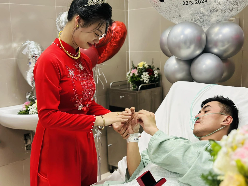 Đám cưới đặc biệt trong phòng bệnh: Hành trình sinh tử của chú rể