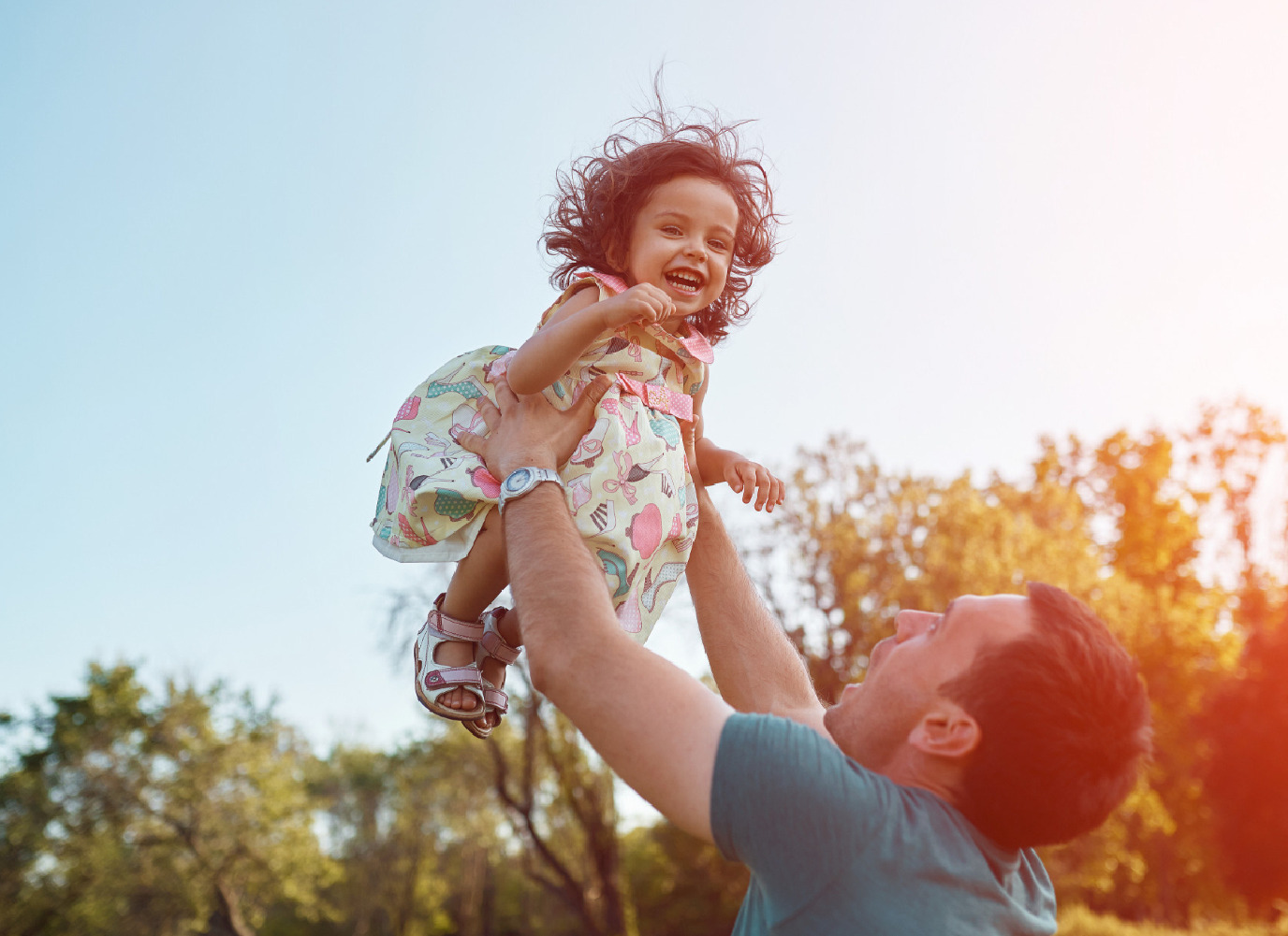 Con gái sống nhờ phúc cha: Người cha có 3 đặc điểm này thì cuộc đời con gái hưởng phúc lành