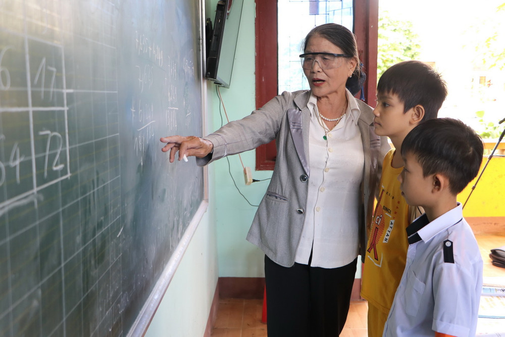 Cấm dạy thêm, một số địa phương chuyển sang mô hình học 2 buổi/ngày