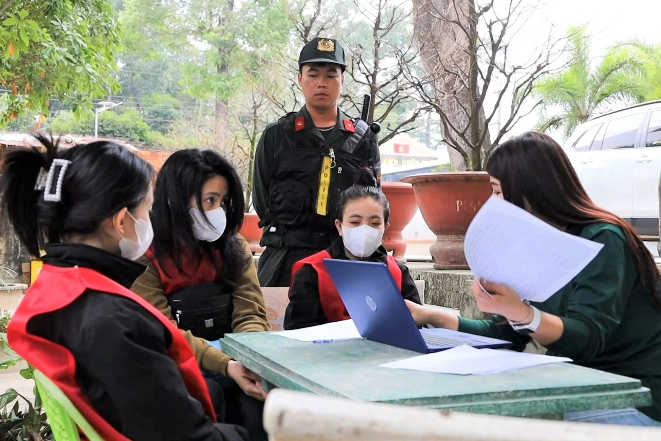 Đường dây luađao hàng trăm tỷ đồng: Hé lộ chiếc bẫy “mật ngọt ch:ế:t ruồi”