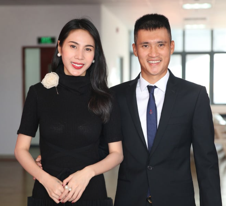 Dấu hiệu kỳ lạ của vợ chồng Thuỷ Tiên – Công Vinh