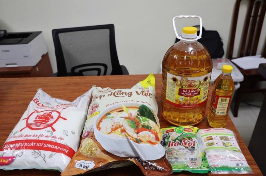 Trộn phụ gia nhập lậu rẻ tiền để làm hạt nêm, bột canh, mì chính giả