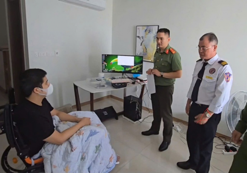 Phá đường dây sản xuất, buôn bán thiết bị điện tử giả mạo các thương hiệu nổi tiếng