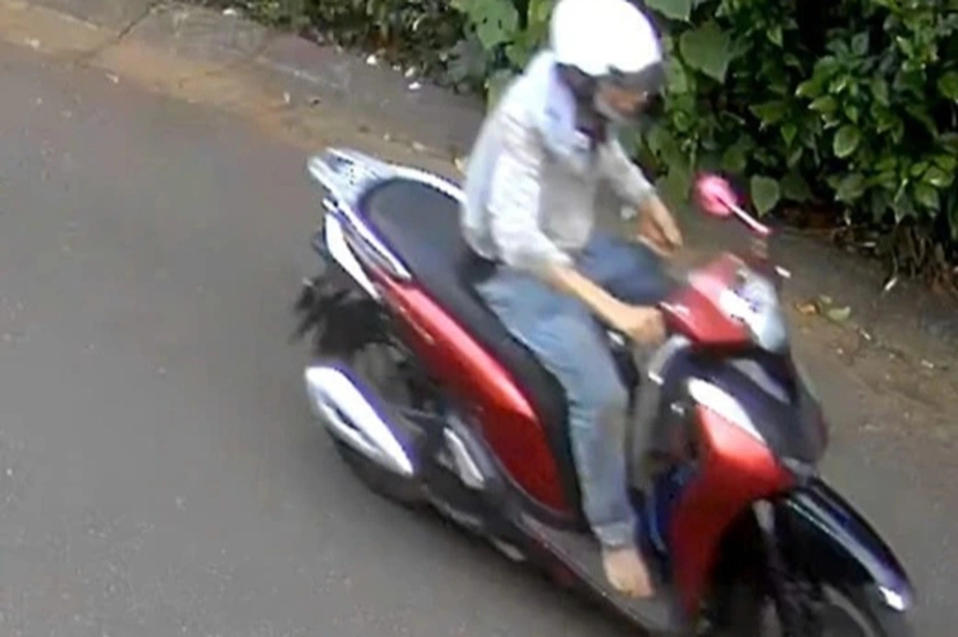 Giây phút kẻ sathai 4 người cướp xe bỏ trốn: “Không giao xe sẽ giet”