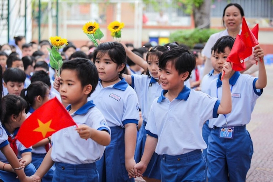 Chính thức từ 5/9, có 14 trường hợp sau được miễn học phí