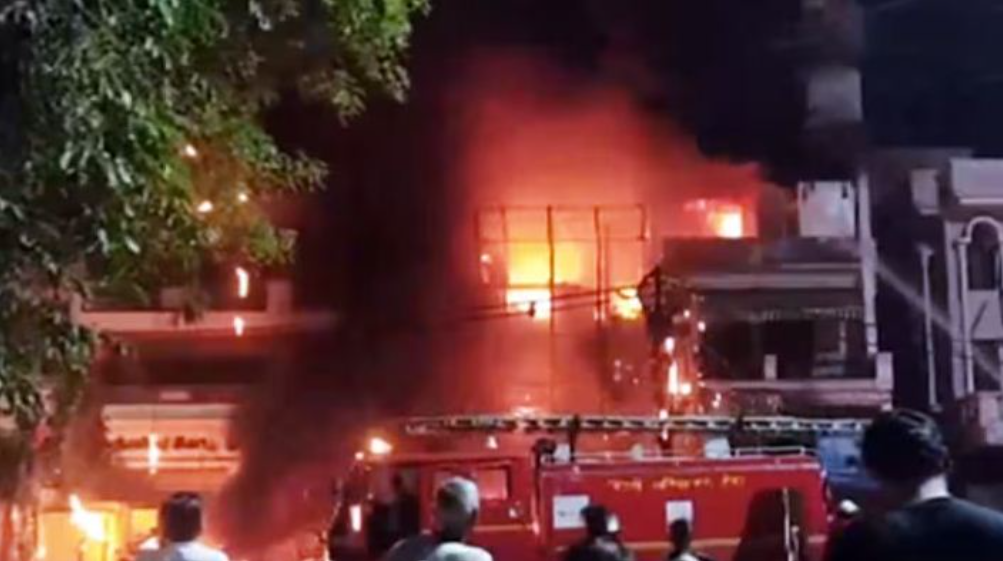 “Tôi cứu được 7 em bé nhưng không cứu được con mình”: Câu chuyện của người cha anh hùng trong đám cháy tại bệnh viện