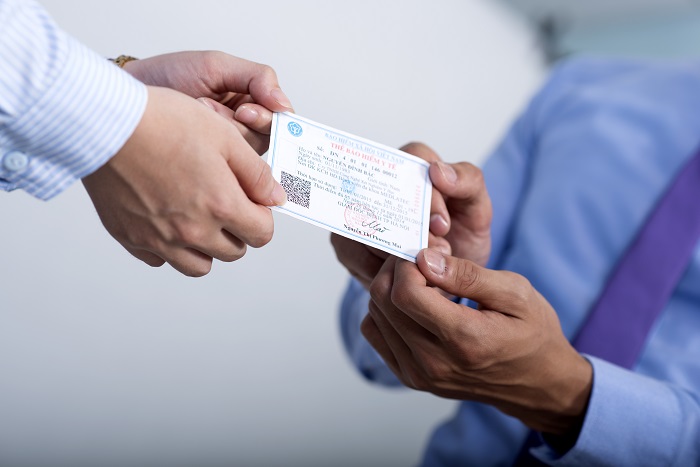 Lý do người được hưởng BHYT 100% mà vẫn phải đóng tiền viện phí?