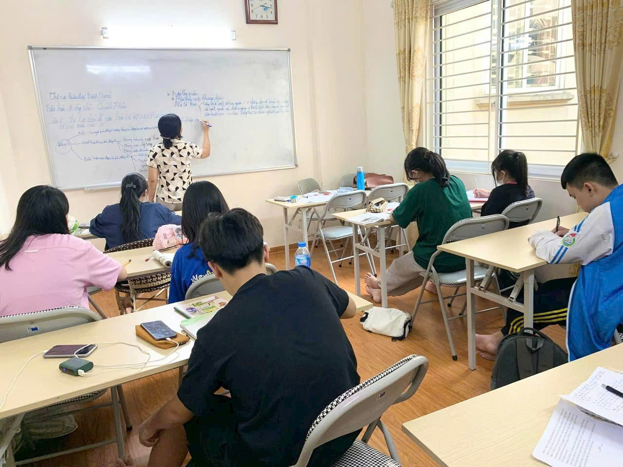 Chi tiết cách tính tiền lương dạy thêm giờ đối với nhà giáo mới nhất