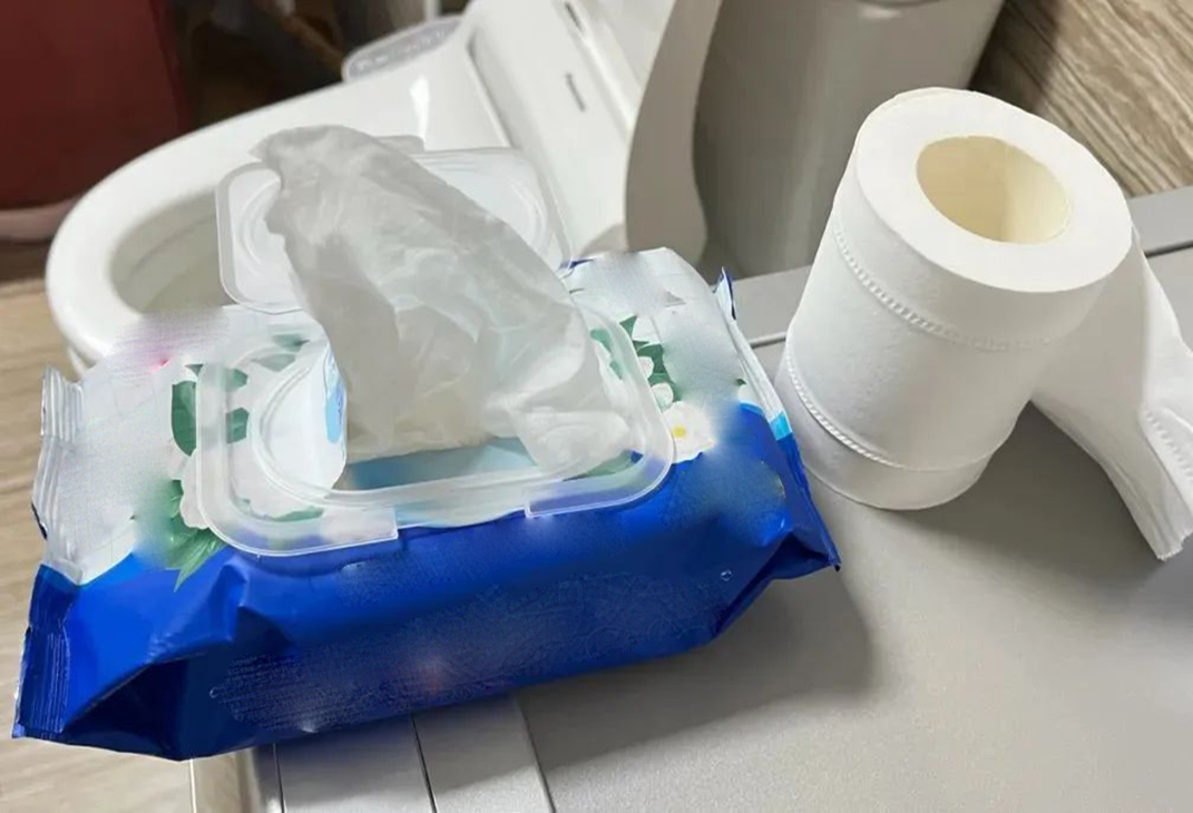Phát hiện 3 nhãn hiệu khăn ướt nhiễm vi khuẩn có thể gây chết người