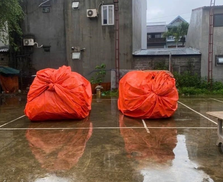 Chủ đã tìm thấy 2 ô tô bọc kín bị ‘lạc trôi’ ở Thái Nguyên nhờ lòng tốt của người lạ