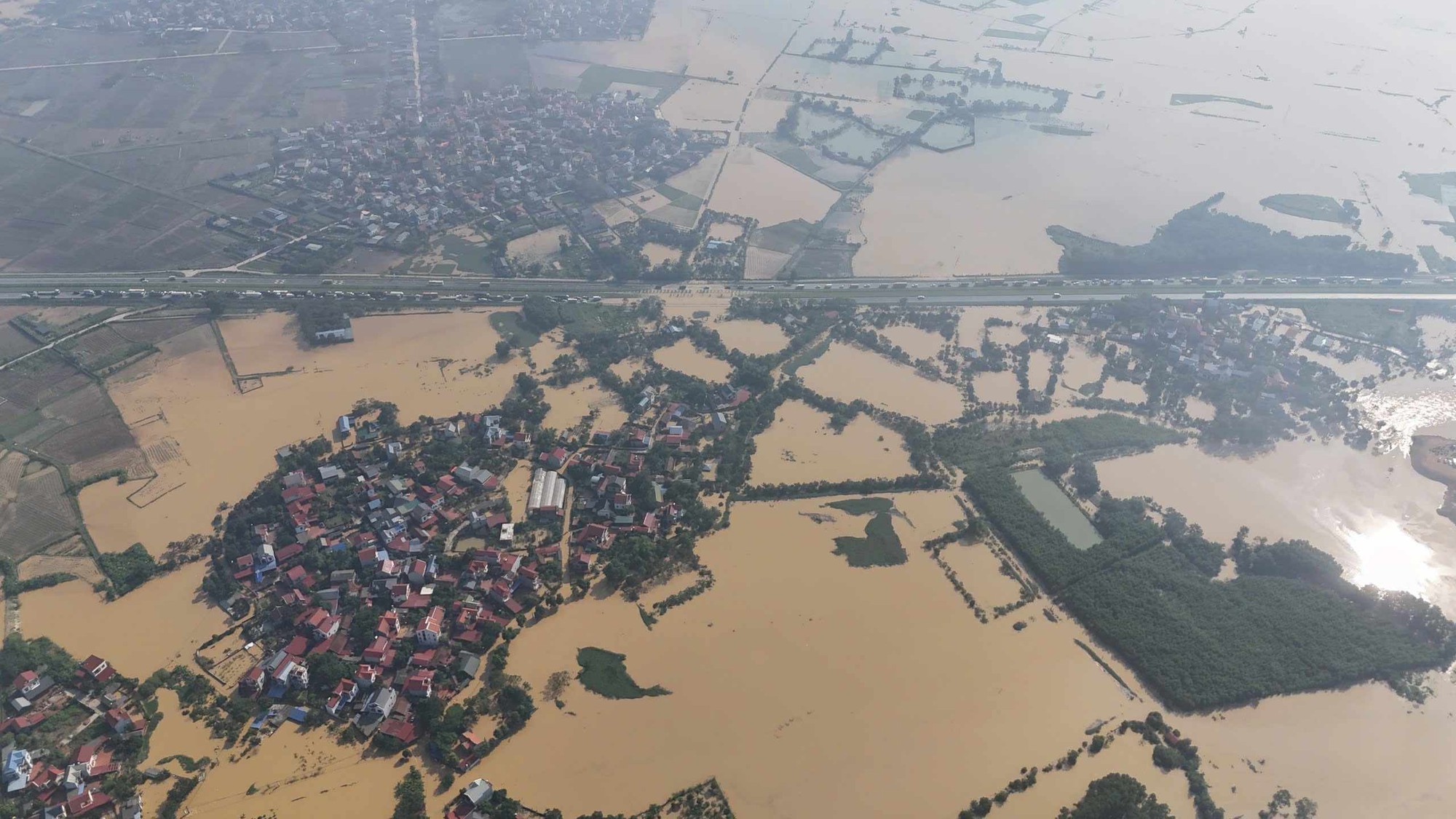Hà Nội lên phương án sơ tán hơn 38.000 người dân vùng bị lũ lụt đe dọa