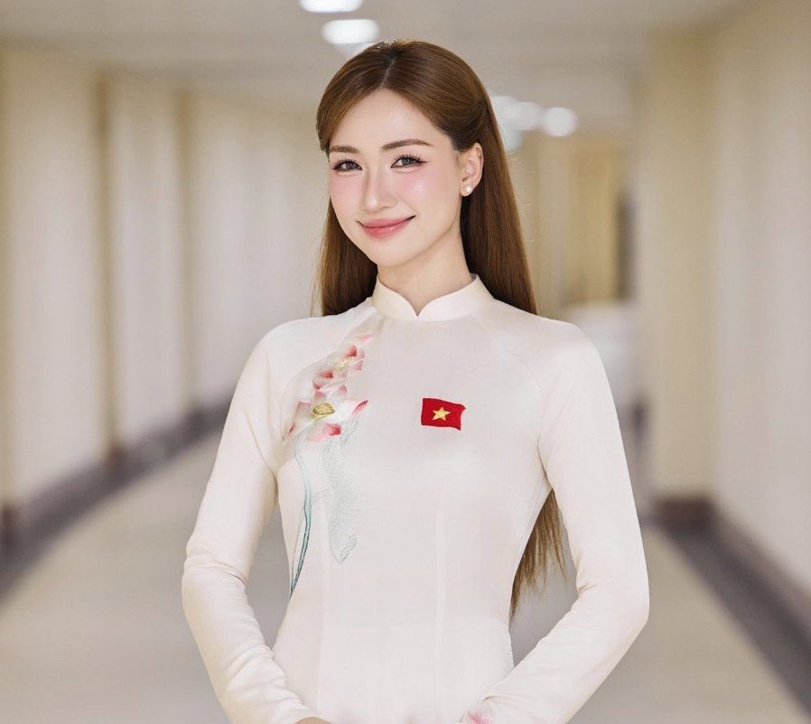 Hòa Minzy gấp rút lên tiếng giữa đêm vì điều quan trọng