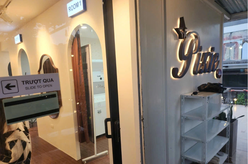 Thiếu nữ Hà Nội lộ clip nhạycam trên mạng khi thay đồ tại tiệm chụp ảnh